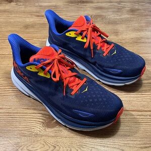 HOKA CLIFTON 9 MENS SIZE 12D